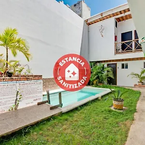 Hotel Oyo Jarro Café, Tulum